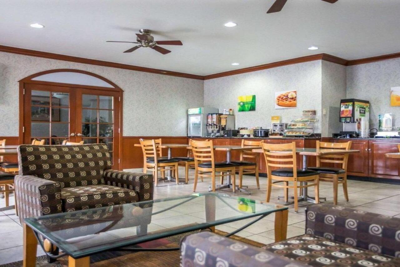 Quality Inn Peru Near Starved Rock State Park Екстериор снимка