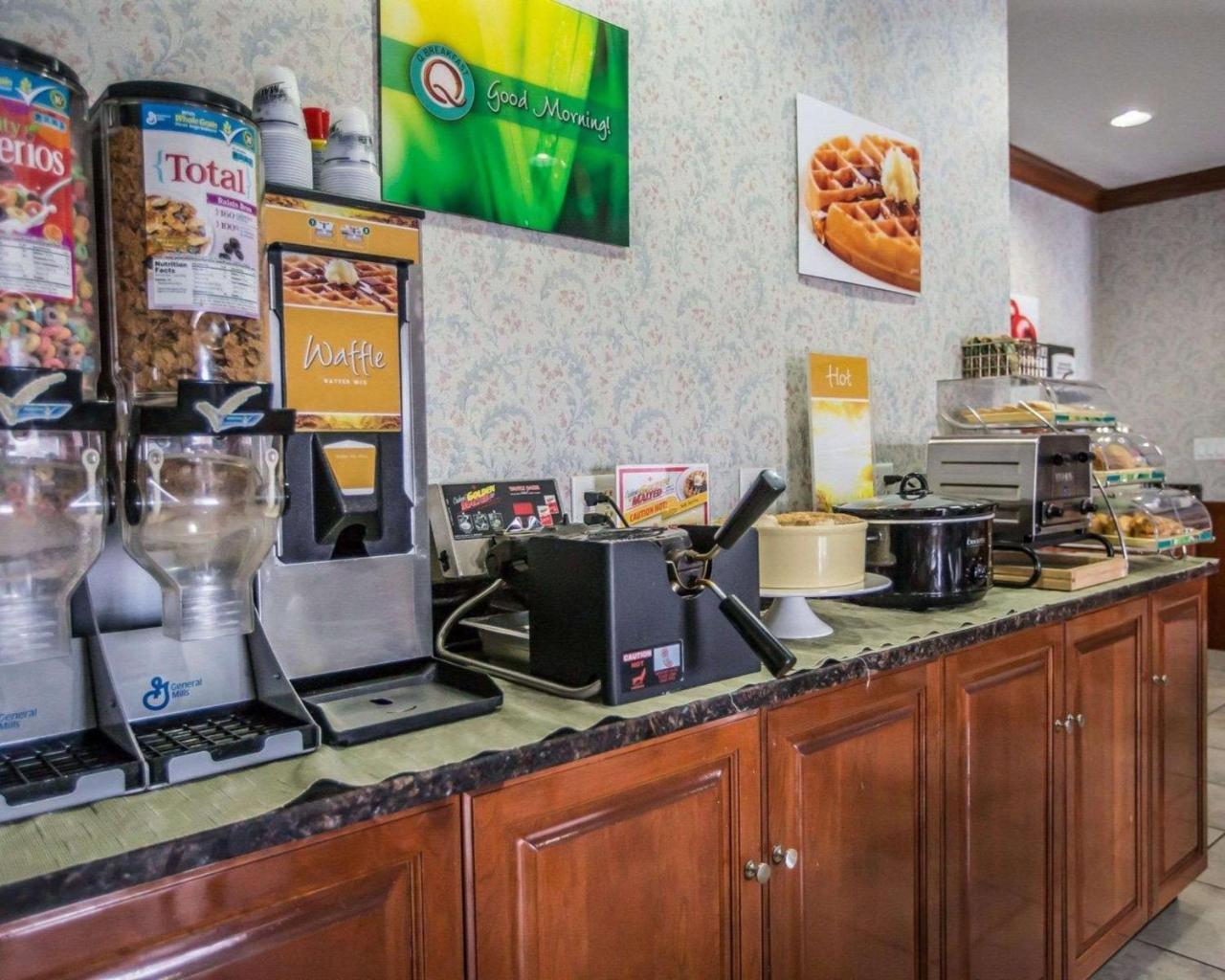 Quality Inn Peru Near Starved Rock State Park Екстериор снимка